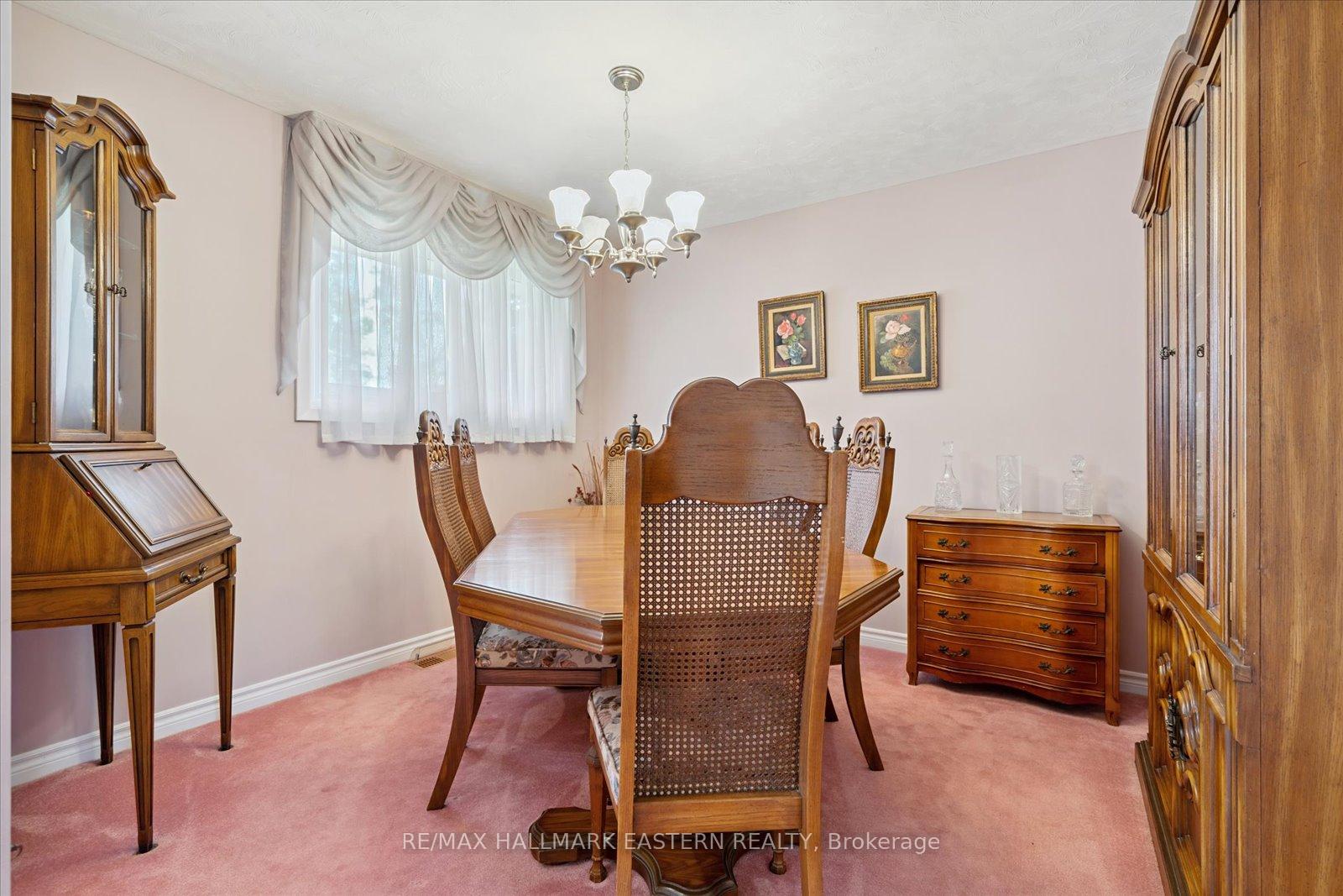 Photo 11 of 33 Springbrook Drive, Peterborough, Monaghan Ward 2 — HOMEH