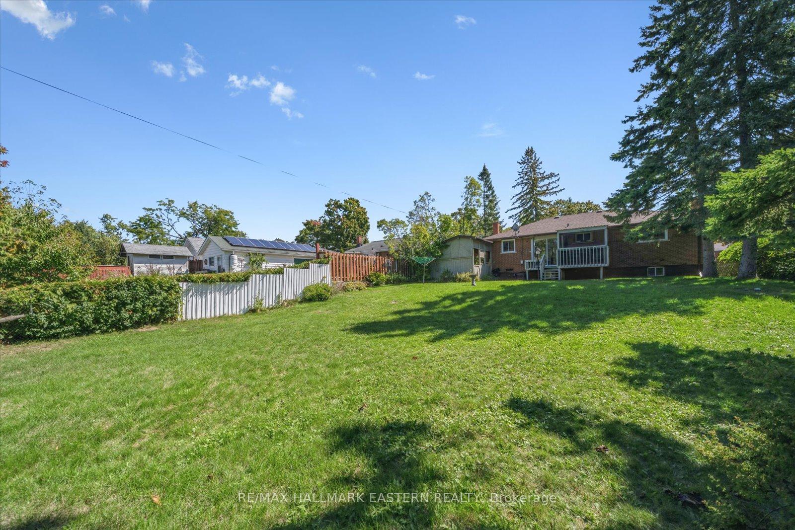 Photo 37 of 33 Springbrook Drive, Peterborough, Monaghan Ward 2 — HOMEH