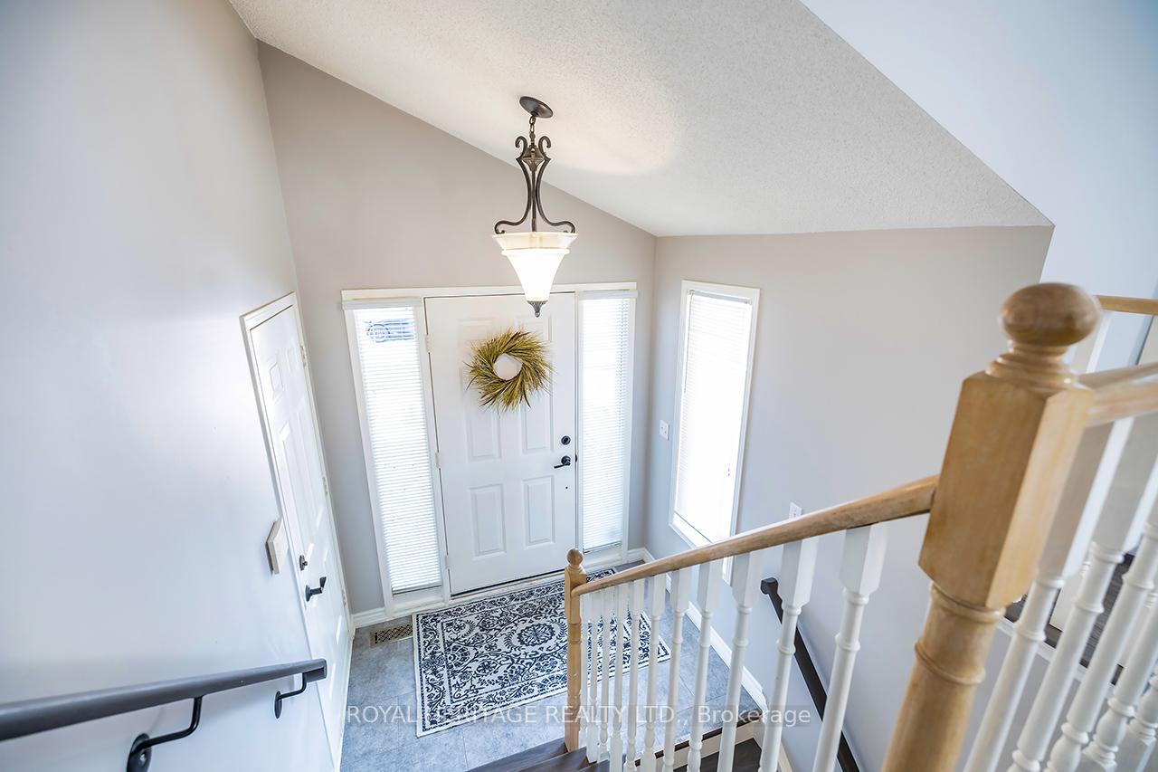 Photo 5 of 457 Safari Drive, Oshawa, Eastdale — HOMEH