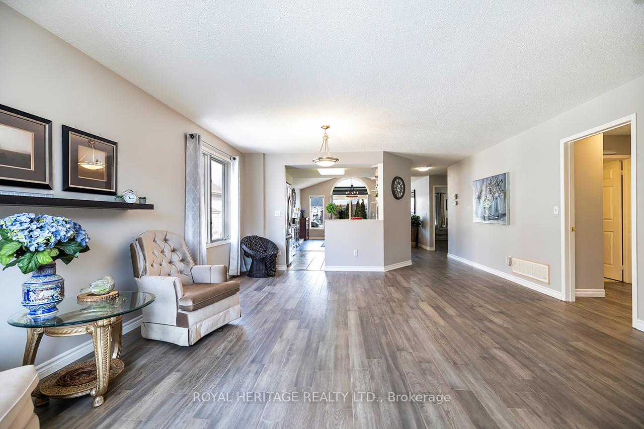 Photo 9 of 457 Safari Drive, Oshawa, Eastdale — HOMEH