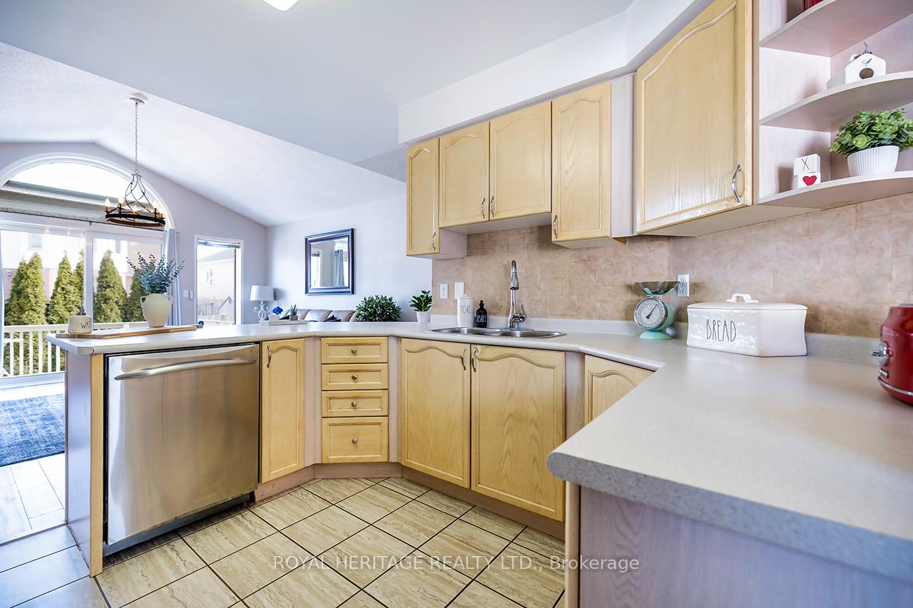 Photo 12 of 457 Safari Drive, Oshawa, Eastdale — HOMEH