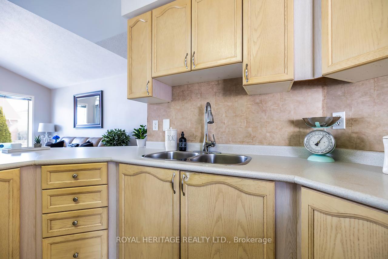 Photo 14 of 457 Safari Drive, Oshawa, Eastdale — HOMEH