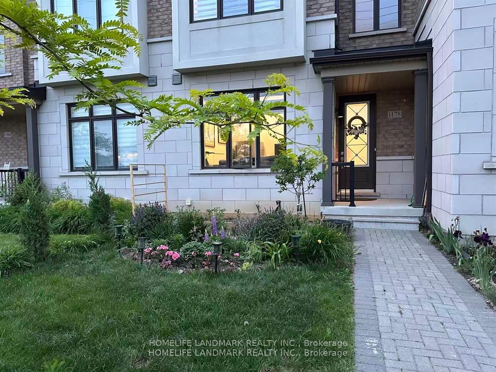 Photo 2 of 1178 Wellington Street E, Aurora, Bayview Northeast — HOMEH