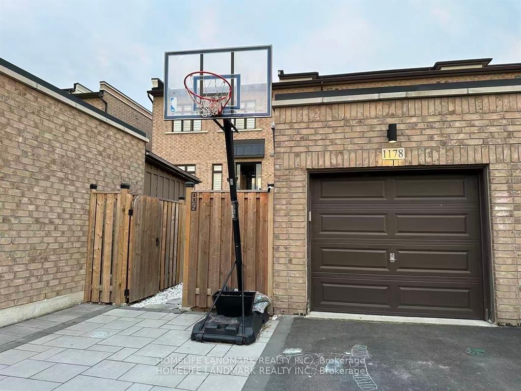 Photo 6 of 1178 Wellington Street E, Aurora, Bayview Northeast — HOMEH