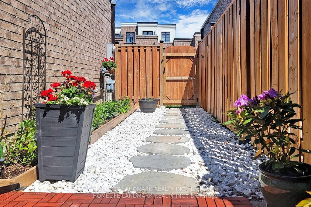 Photo 8 of 1178 Wellington Street E, Aurora, Bayview Northeast — HOMEH