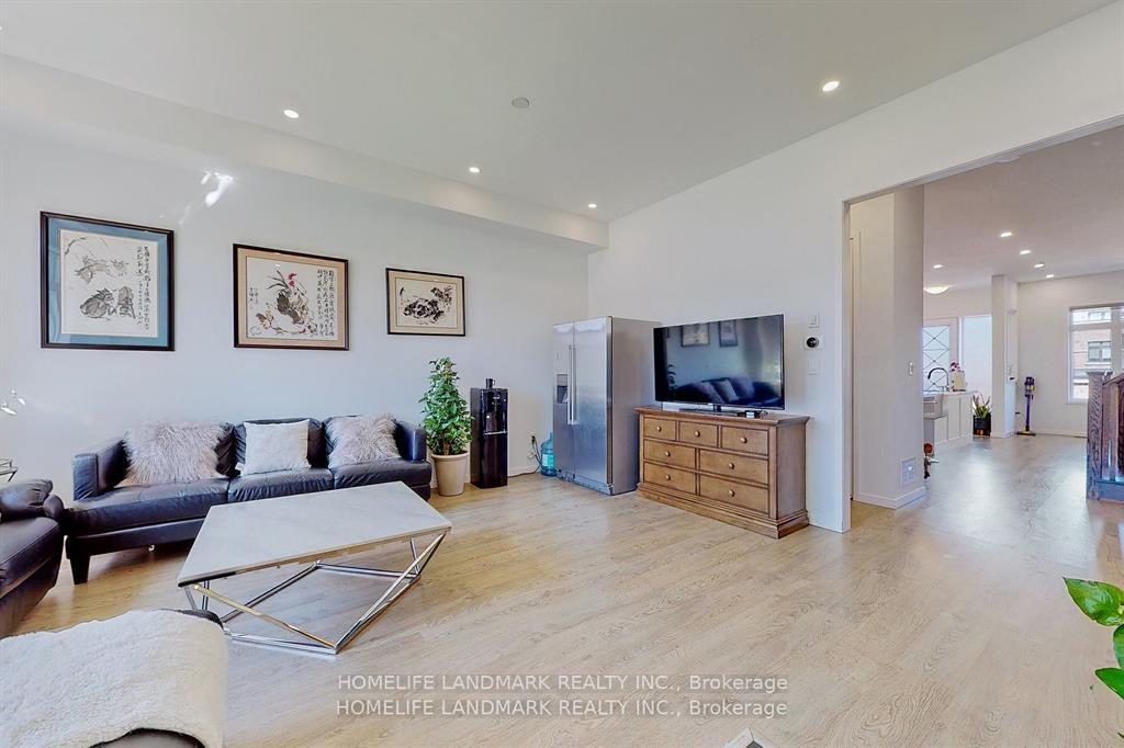 Photo 18 of 1178 Wellington Street E, Aurora, Bayview Northeast — HOMEH