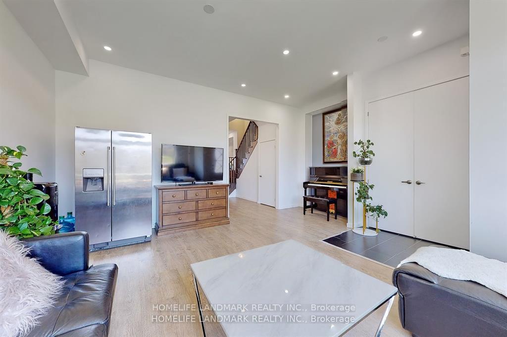 Photo 23 of 1178 Wellington Street E, Aurora, Bayview Northeast — HOMEH