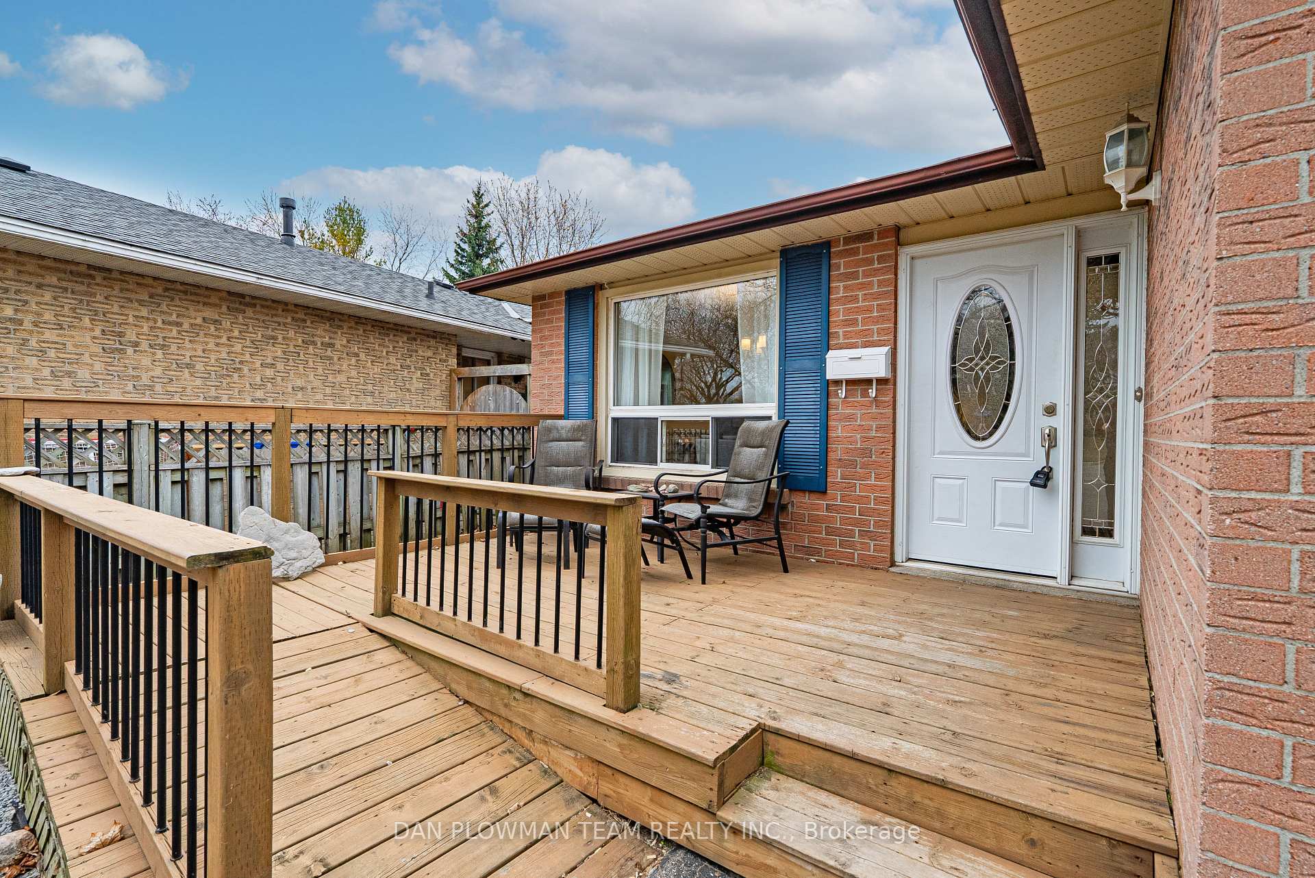 Photo 4 of 856 Southgate Drive, Oshawa, Donevan — HOMEH