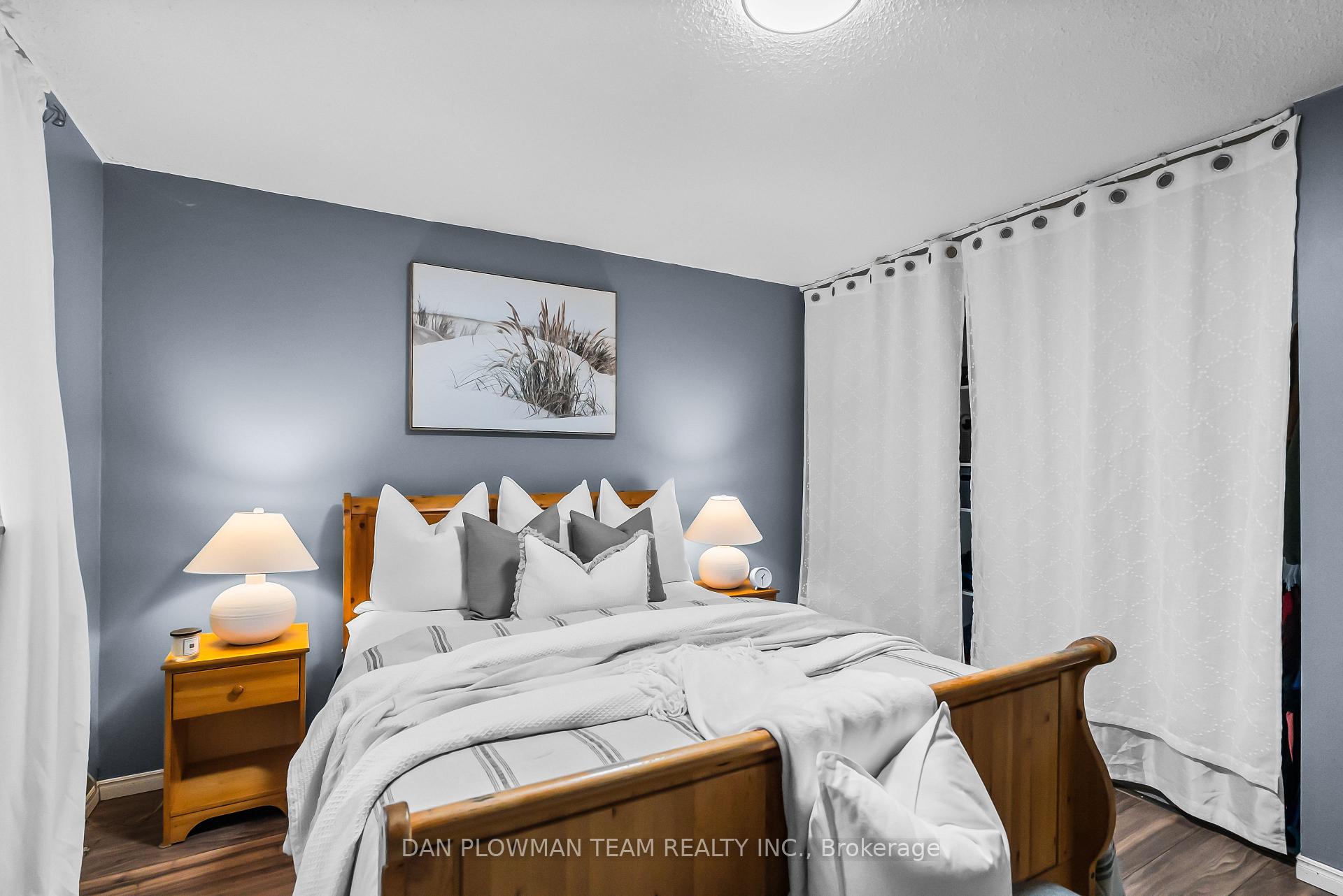 Photo 17 of 856 Southgate Drive, Oshawa, Donevan — HOMEH