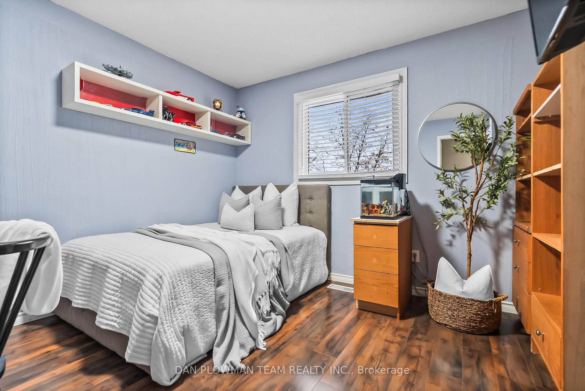Photo 18 of 856 Southgate Drive, Oshawa, Donevan — HOMEH