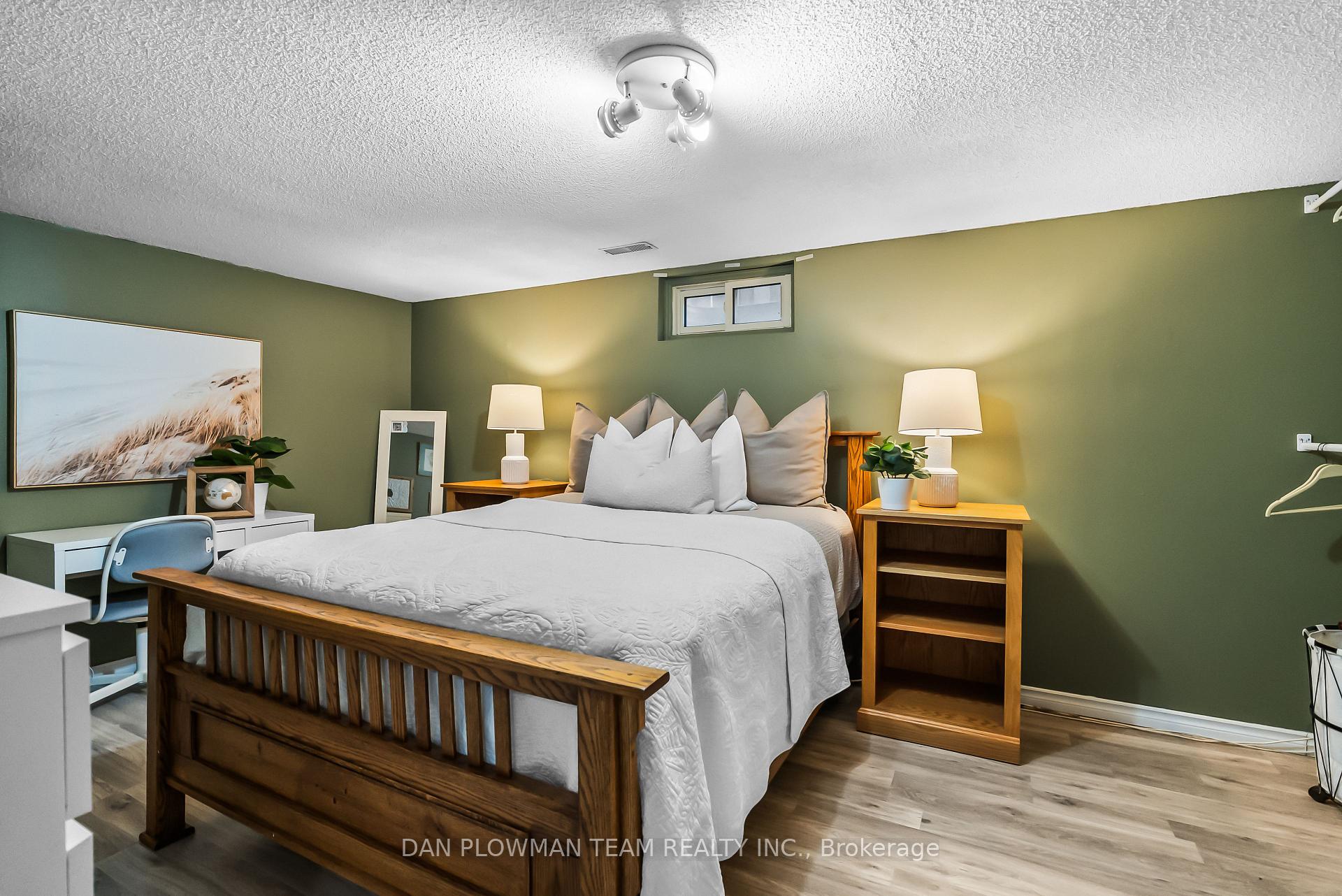 Photo 28 of 856 Southgate Drive, Oshawa, Donevan — HOMEH