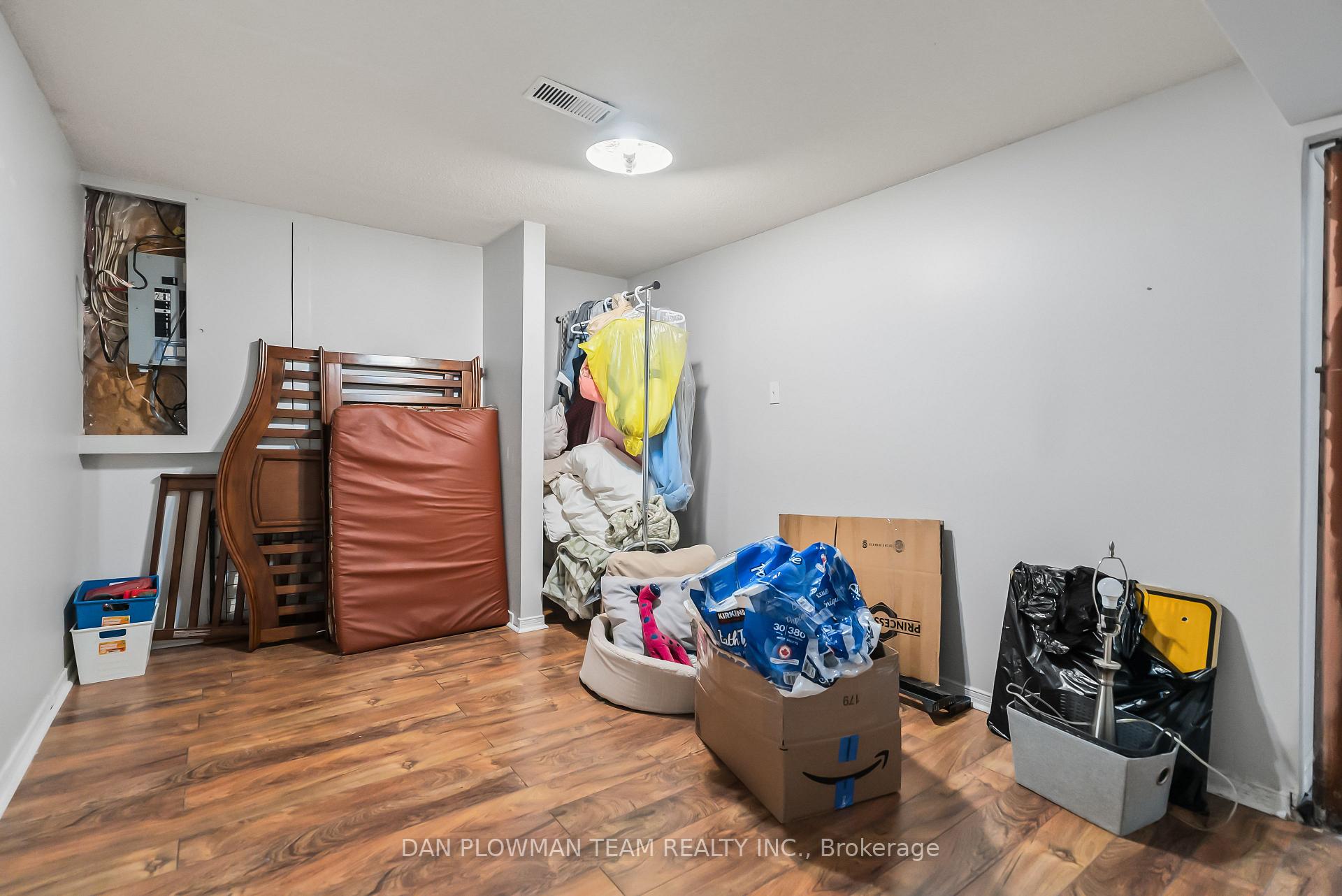 Photo 32 of 856 Southgate Drive, Oshawa, Donevan — HOMEH