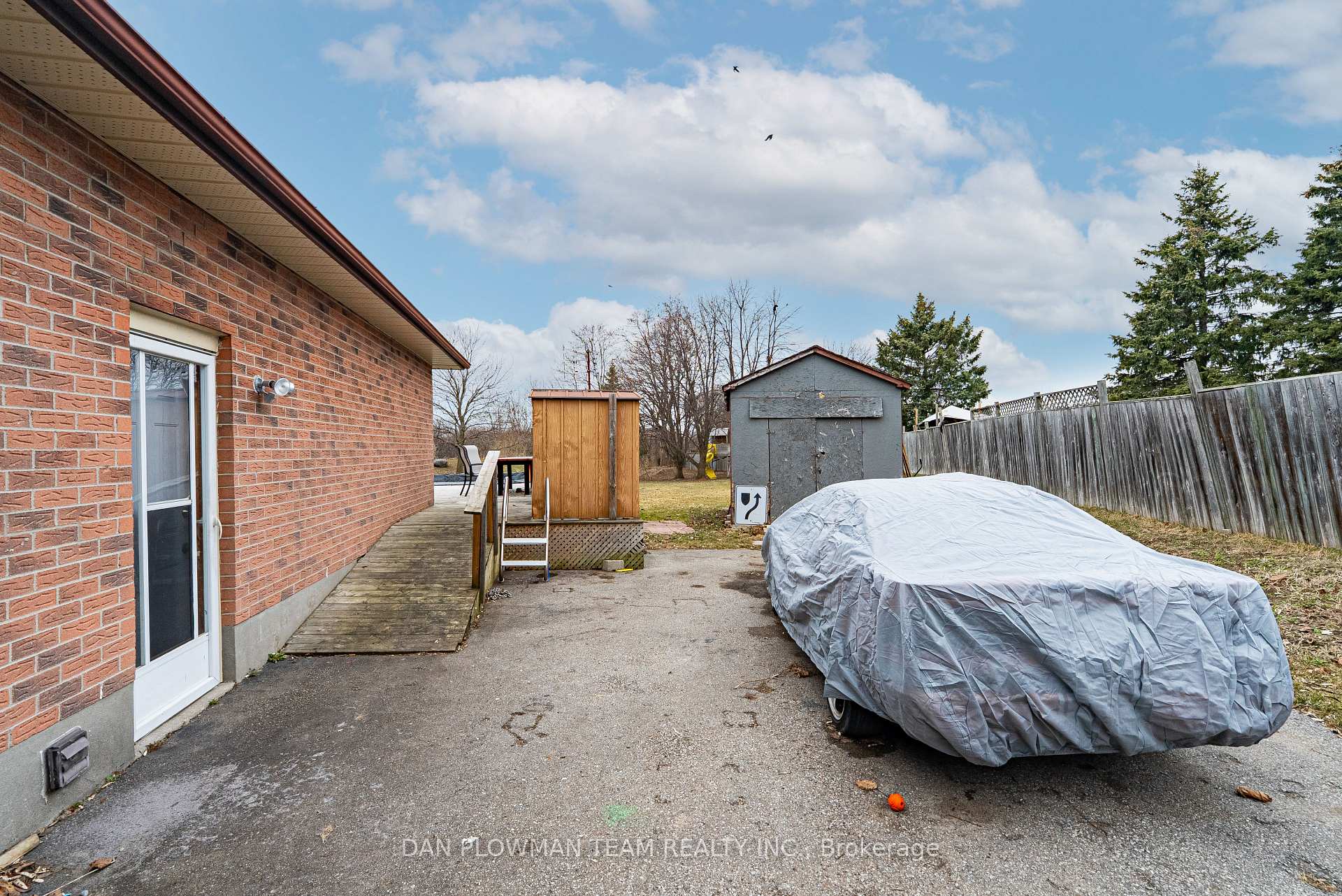 Photo 35 of 856 Southgate Drive, Oshawa, Donevan — HOMEH