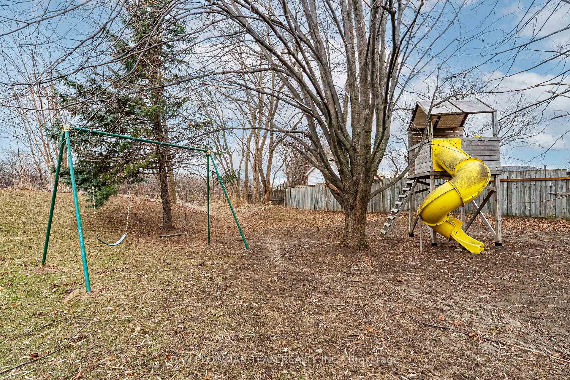 Photo 39 of 856 Southgate Drive, Oshawa, Donevan — HOMEH