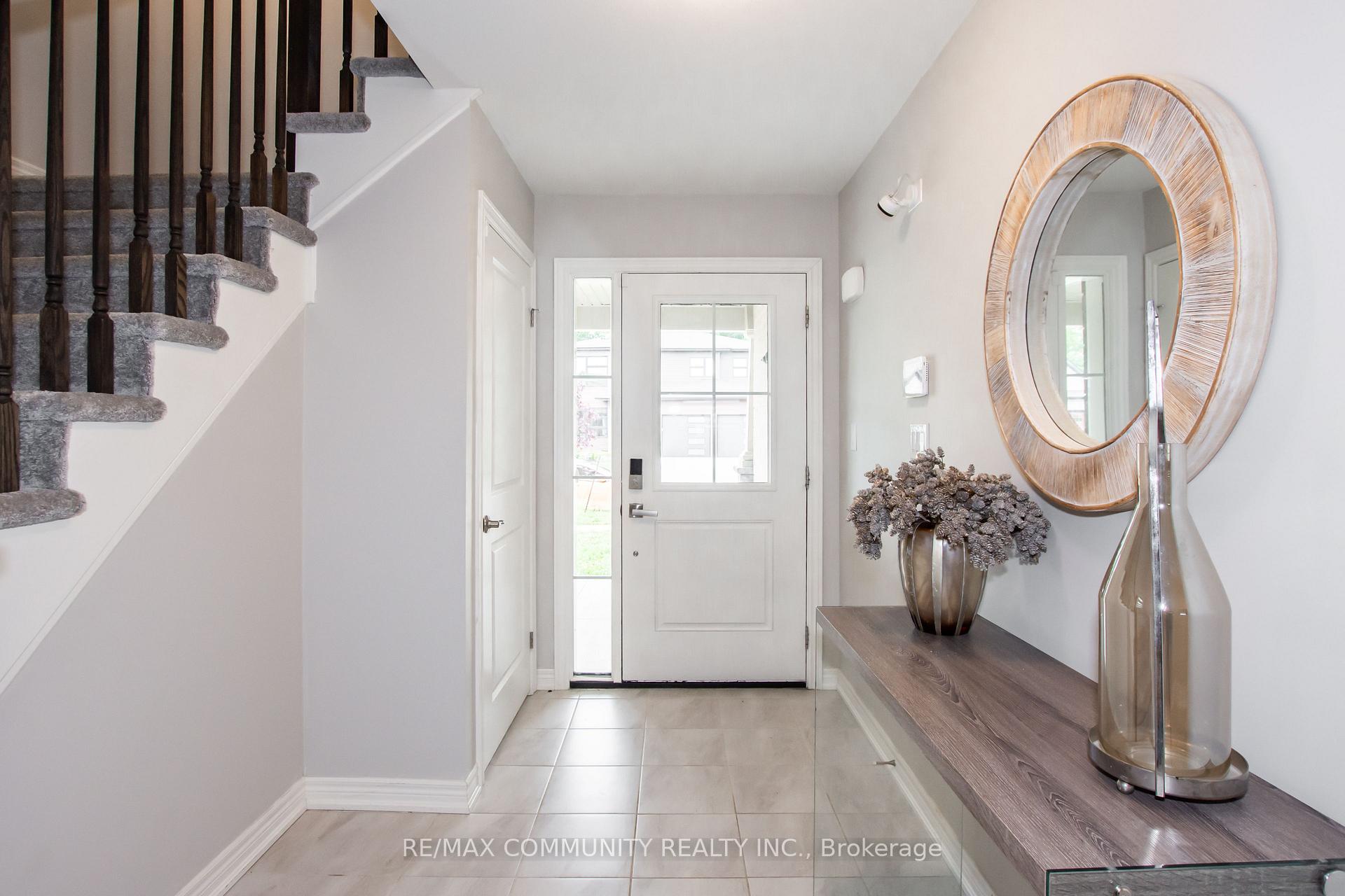 Photo 3 of 364 Julia Drive, Welland, Coyle Creek — HOMEH
