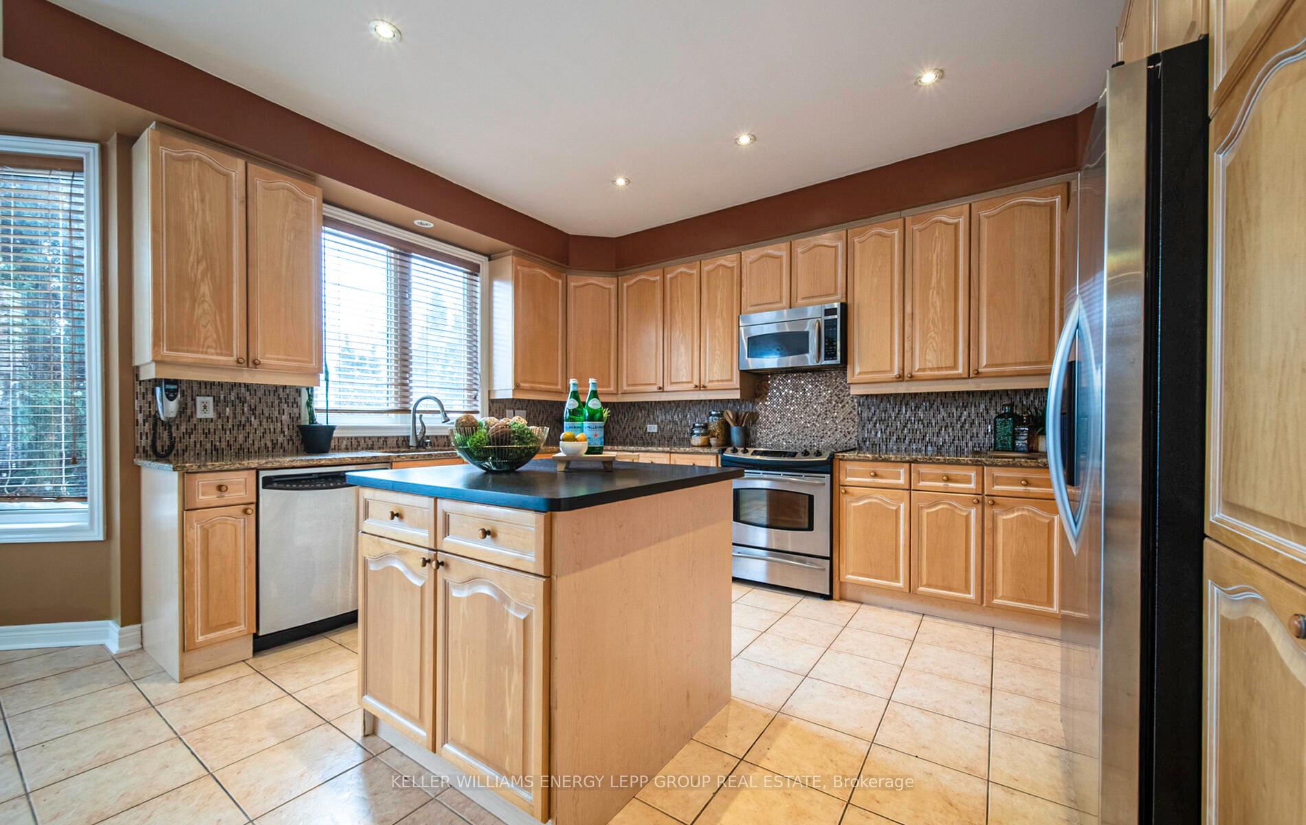 Photo 15 of 35 Vineyard Avenue, Whitby, Williamsburg — HOMEH