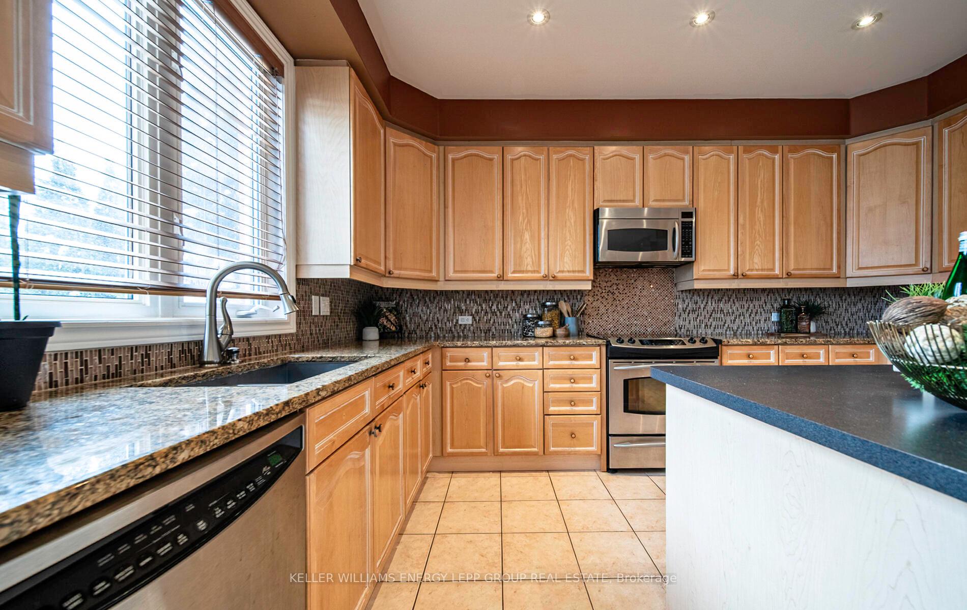 Photo 17 of 35 Vineyard Avenue, Whitby, Williamsburg — HOMEH