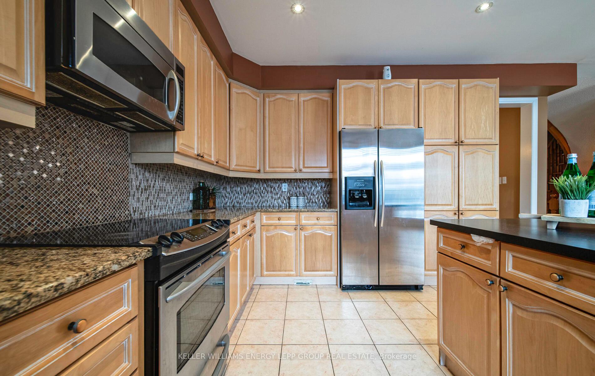 Photo 18 of 35 Vineyard Avenue, Whitby, Williamsburg — HOMEH