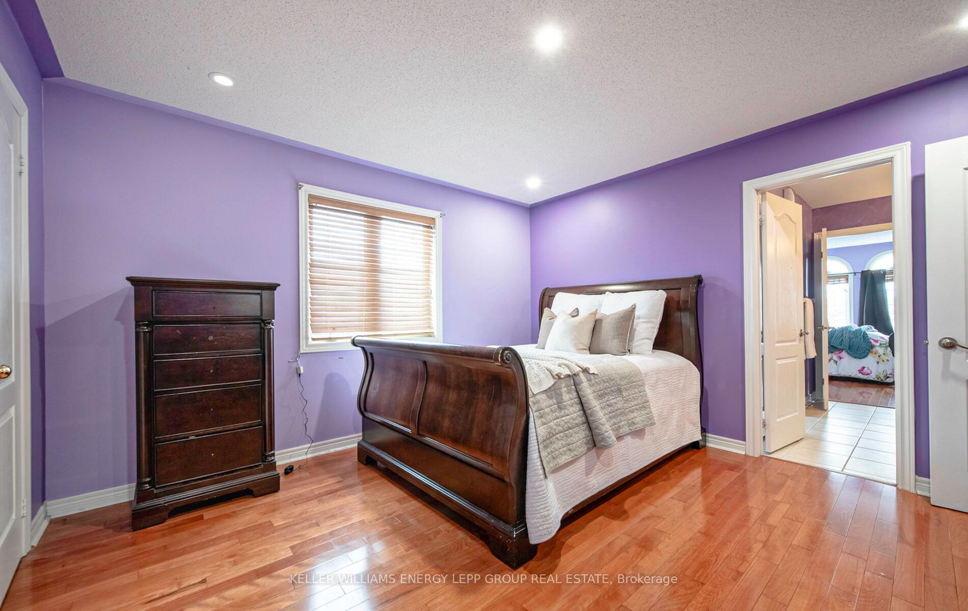 Photo 28 of 35 Vineyard Avenue, Whitby, Williamsburg — HOMEH