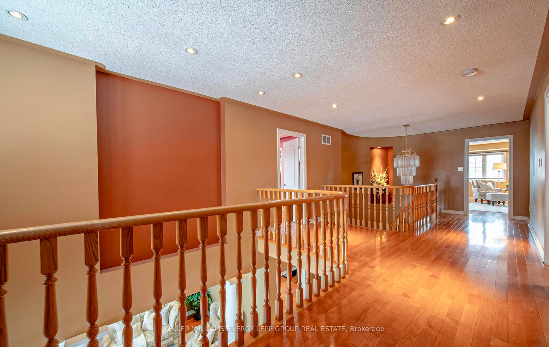 Photo 33 of 35 Vineyard Avenue, Whitby, Williamsburg — HOMEH