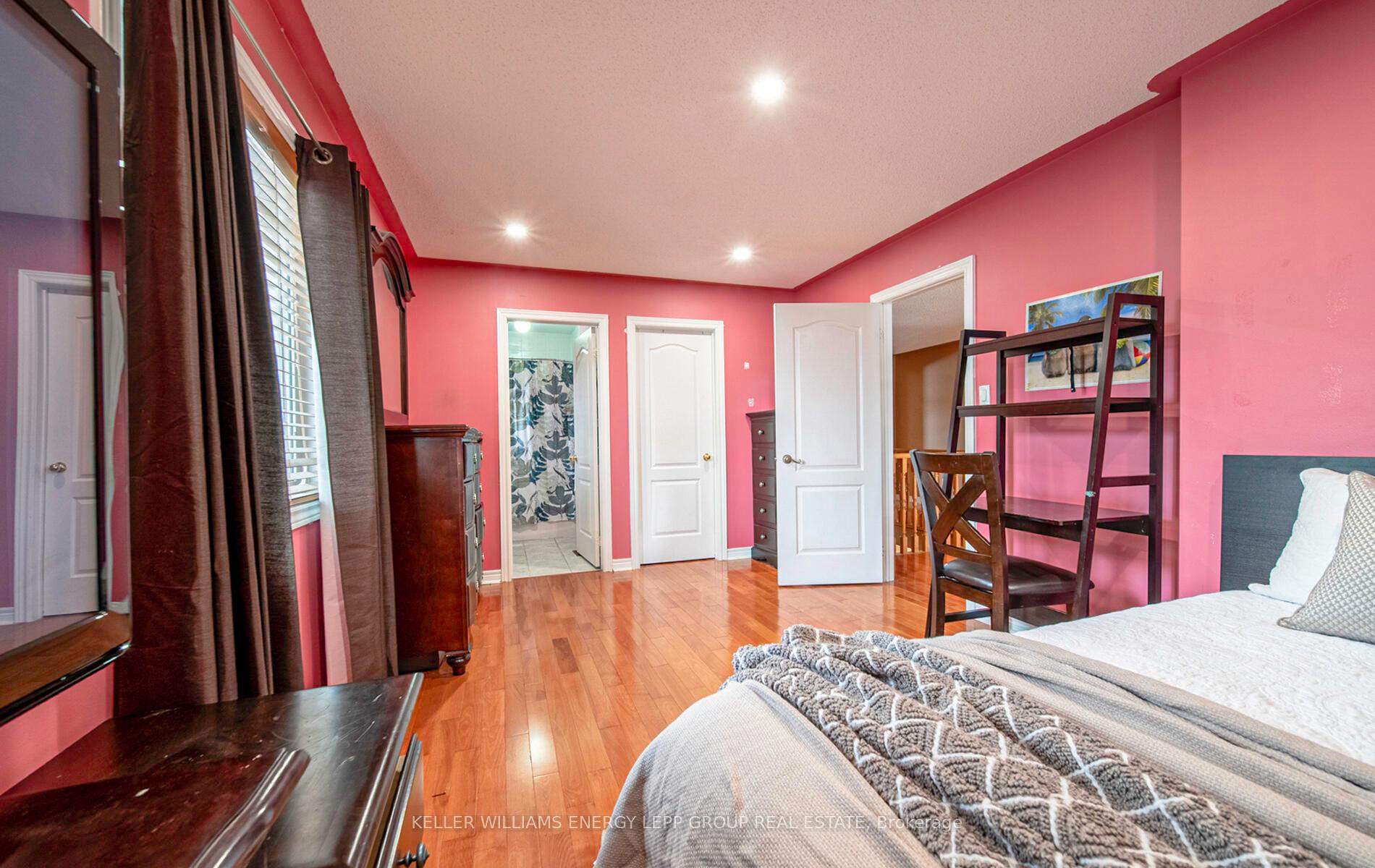 Photo 35 of 35 Vineyard Avenue, Whitby, Williamsburg — HOMEH