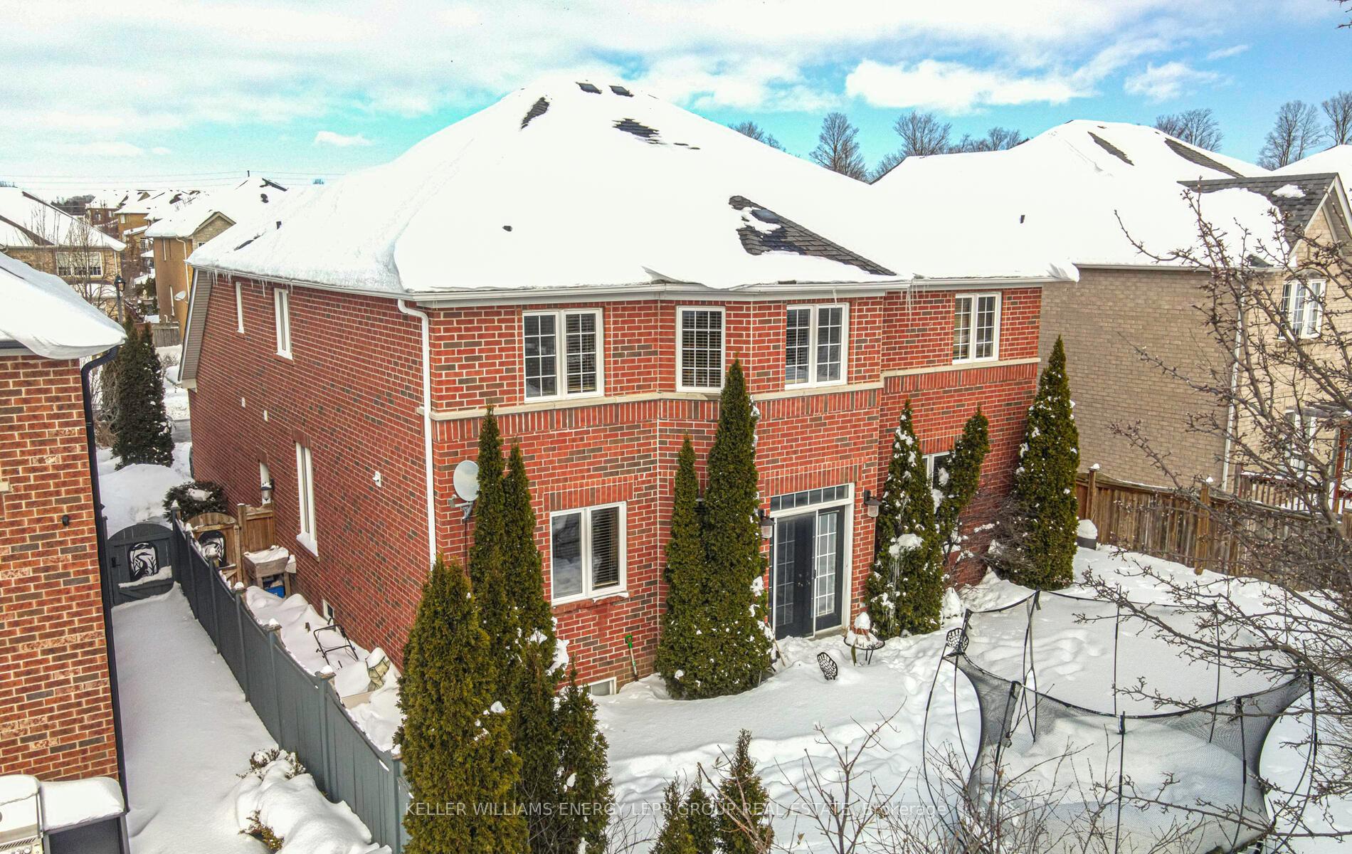 Photo 45 of 35 Vineyard Avenue, Whitby, Williamsburg — HOMEH