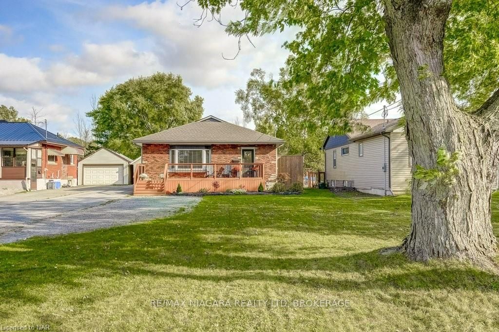 Photo 3 of 303 Riverside Drive, Welland, Broadway — HOMEH