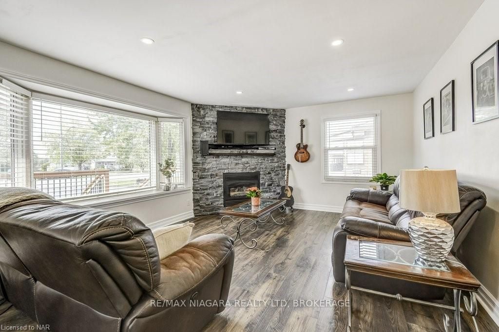 Photo 16 of 303 Riverside Drive, Welland, Broadway — HOMEH