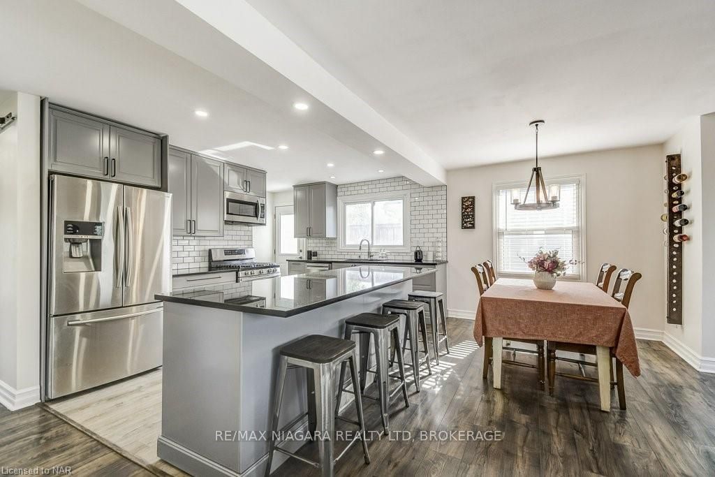 Photo 10 of 303 Riverside Drive, Welland, Broadway — HOMEH