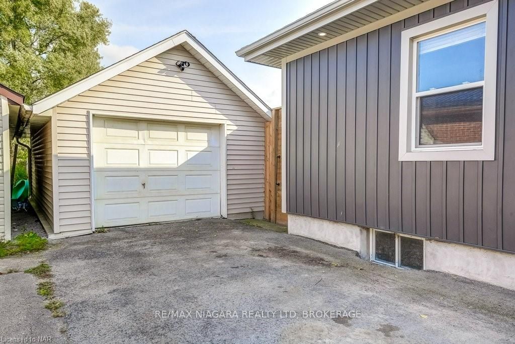 Photo 38 of 303 Riverside Drive, Welland, Broadway — HOMEH