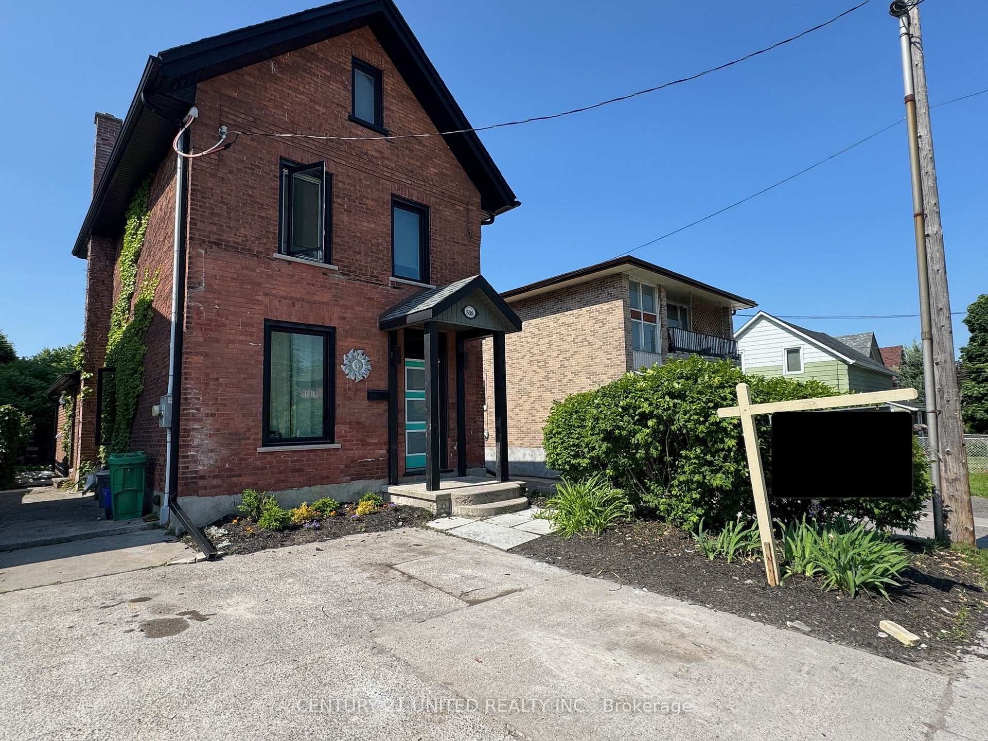 Front of 508 Sherbrooke Street