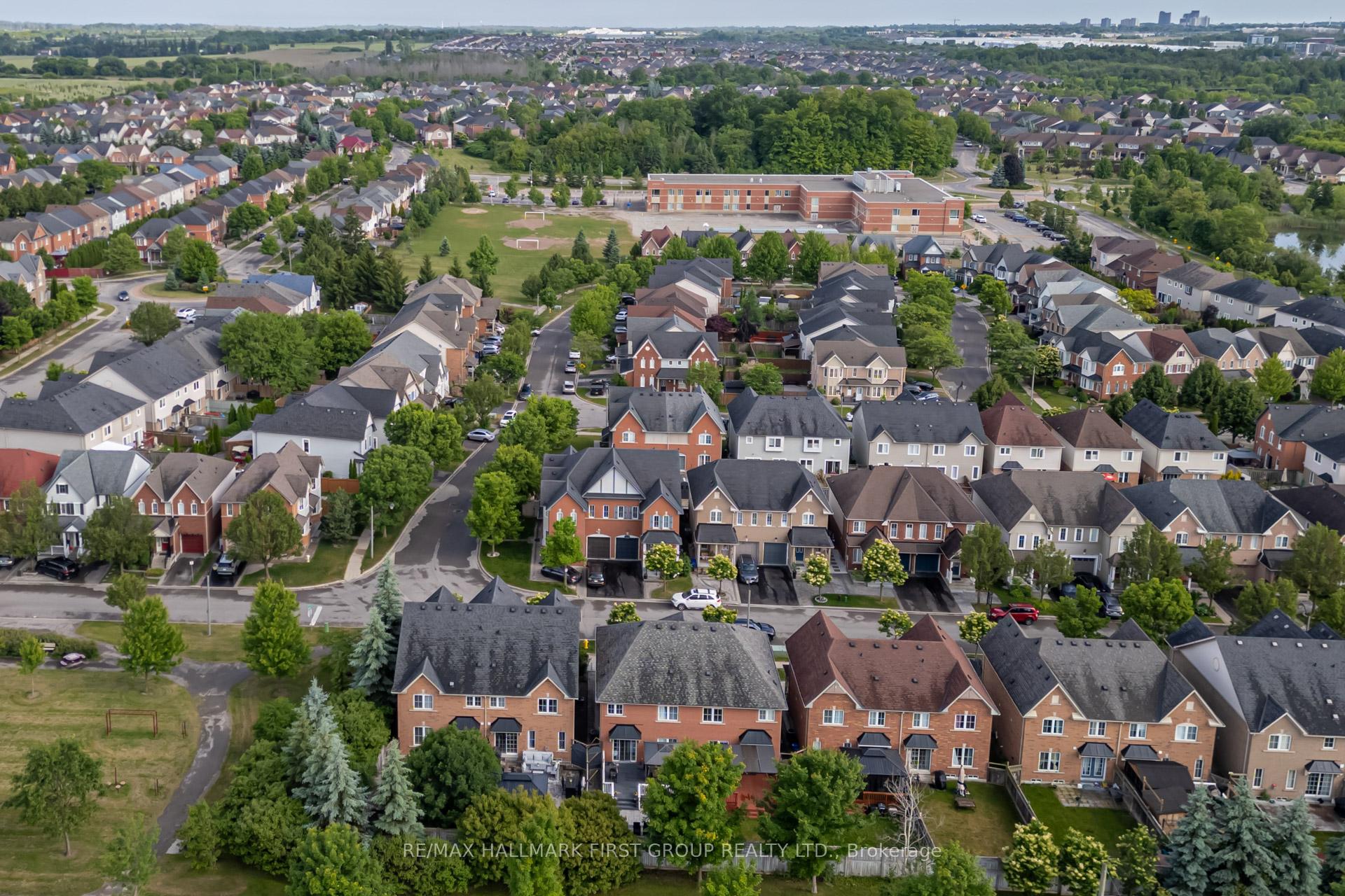 Photo 2 of 46 Tansley Crescent, Ajax, Northeast Ajax — HOMEH