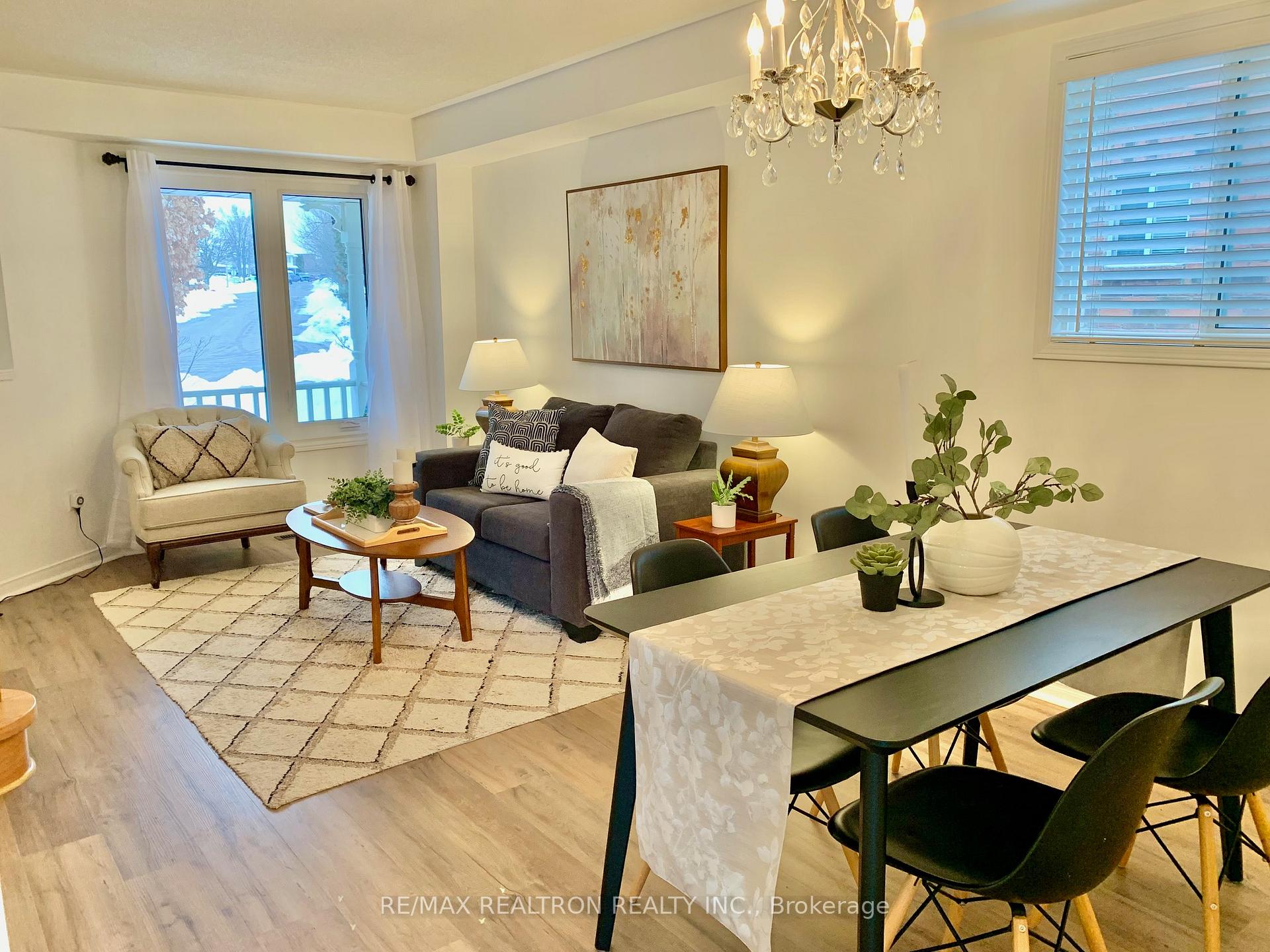 Photo 5 of 18 Harness Ridge Drive, Whitby, Williamsburg — HOMEH