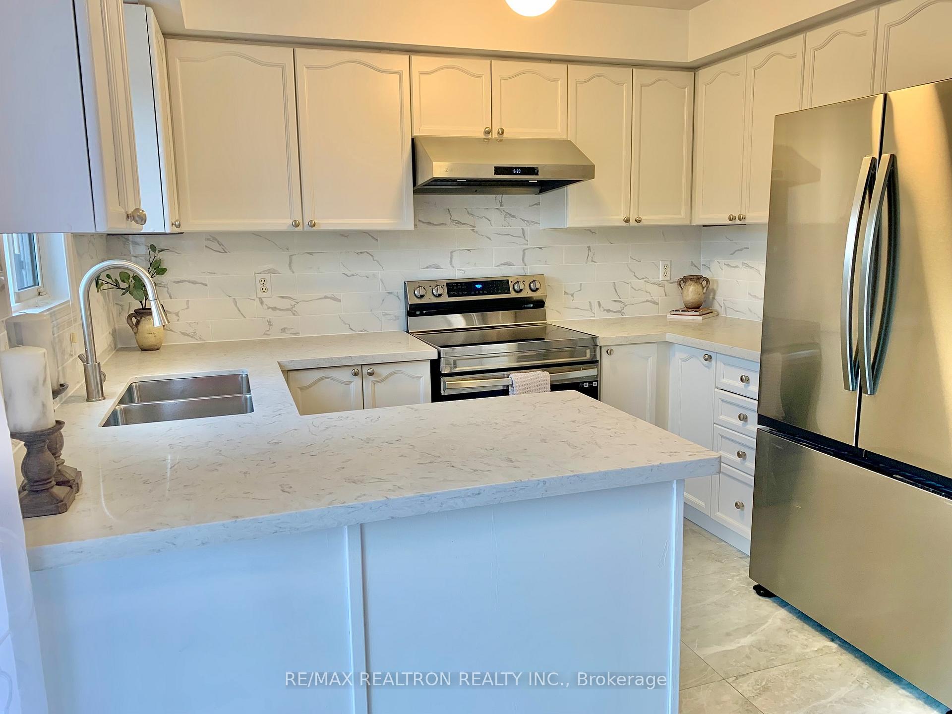 Photo 12 of 18 Harness Ridge Drive, Whitby, Williamsburg — HOMEH