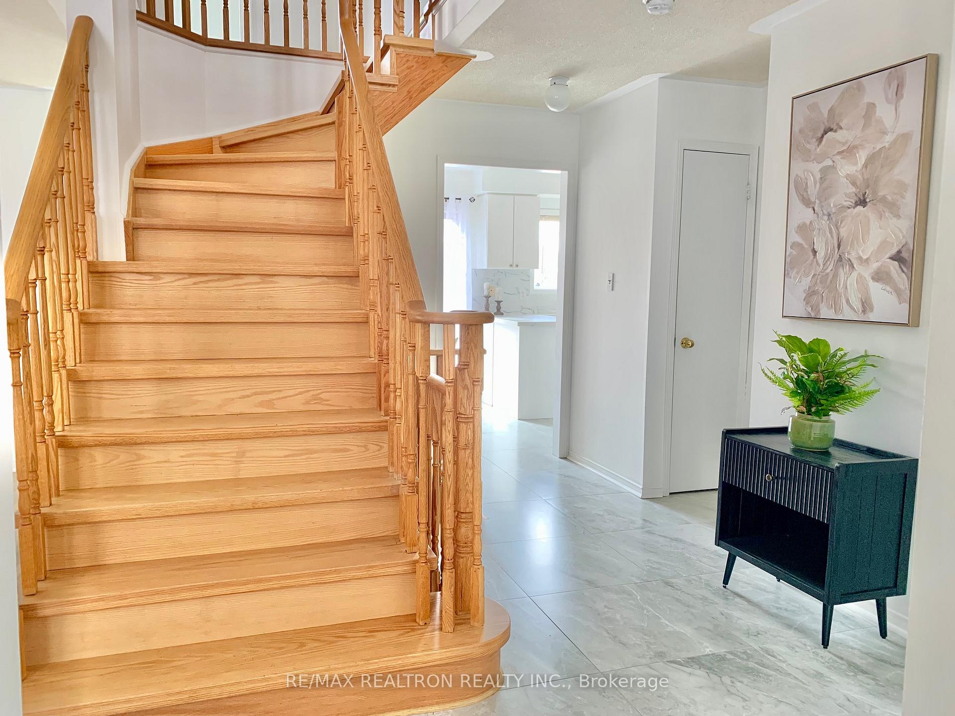 Photo 13 of 18 Harness Ridge Drive, Whitby, Williamsburg — HOMEH
