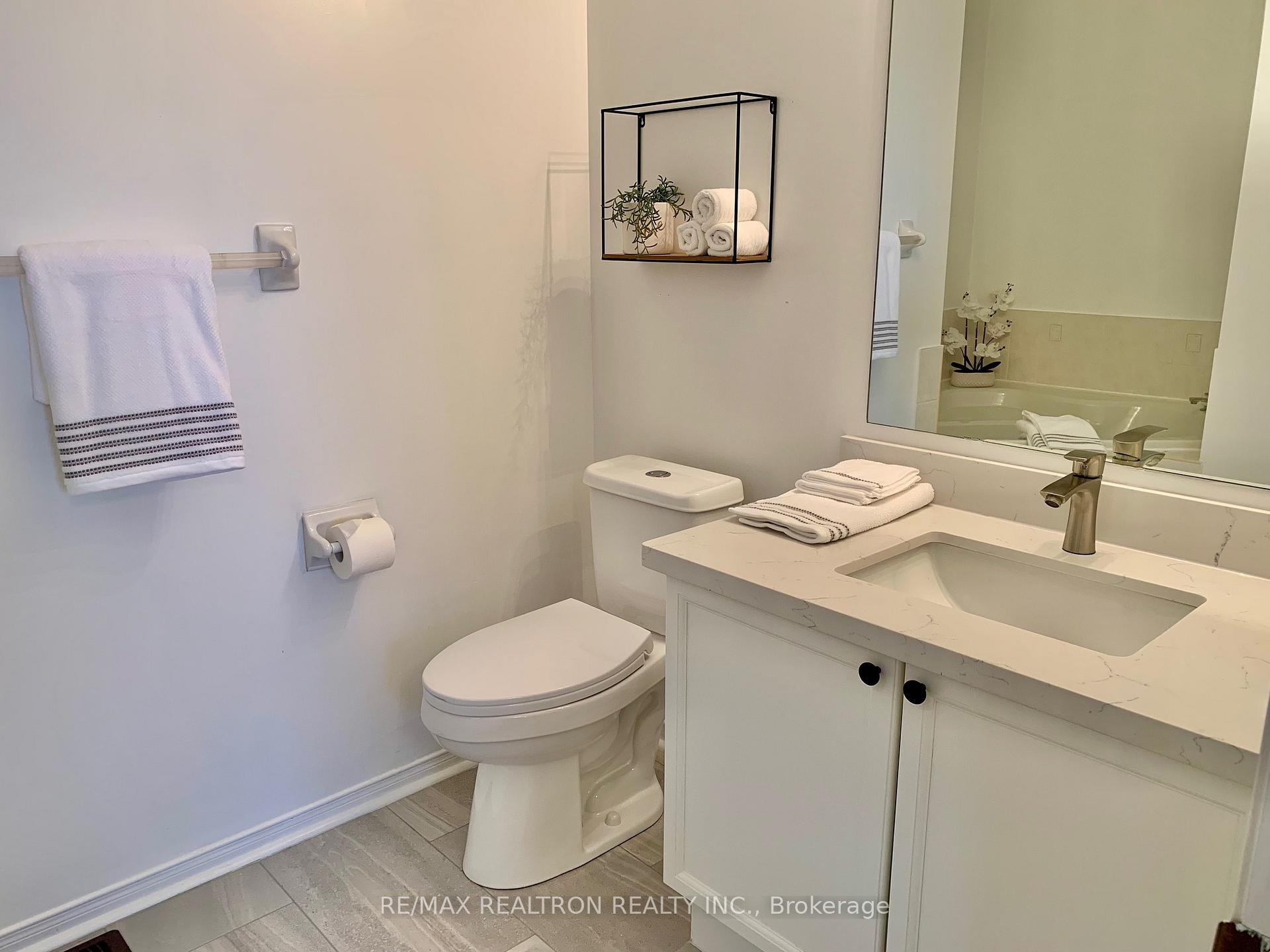 Photo 16 of 18 Harness Ridge Drive, Whitby, Williamsburg — HOMEH