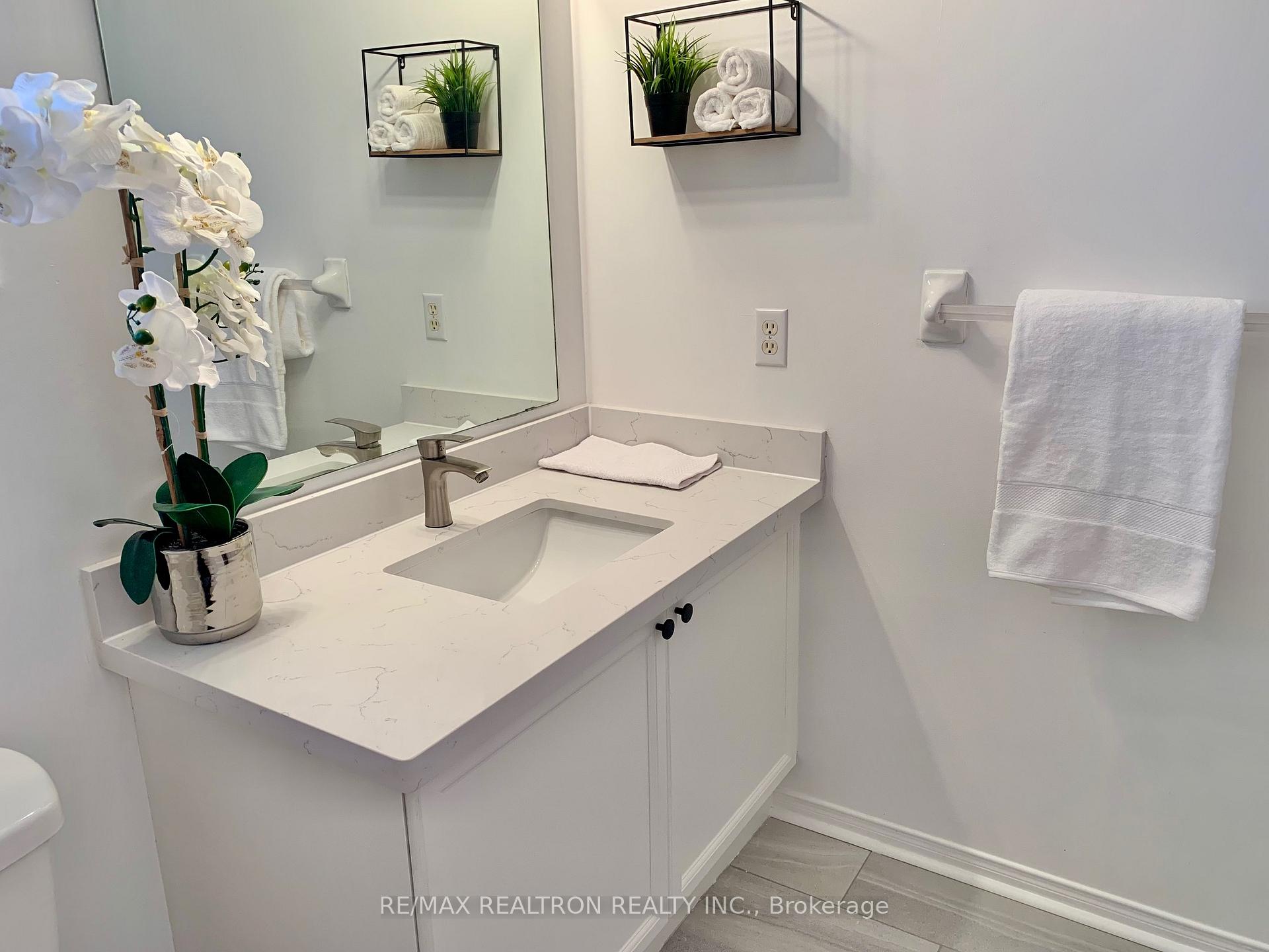 Photo 25 of 18 Harness Ridge Drive, Whitby, Williamsburg — HOMEH