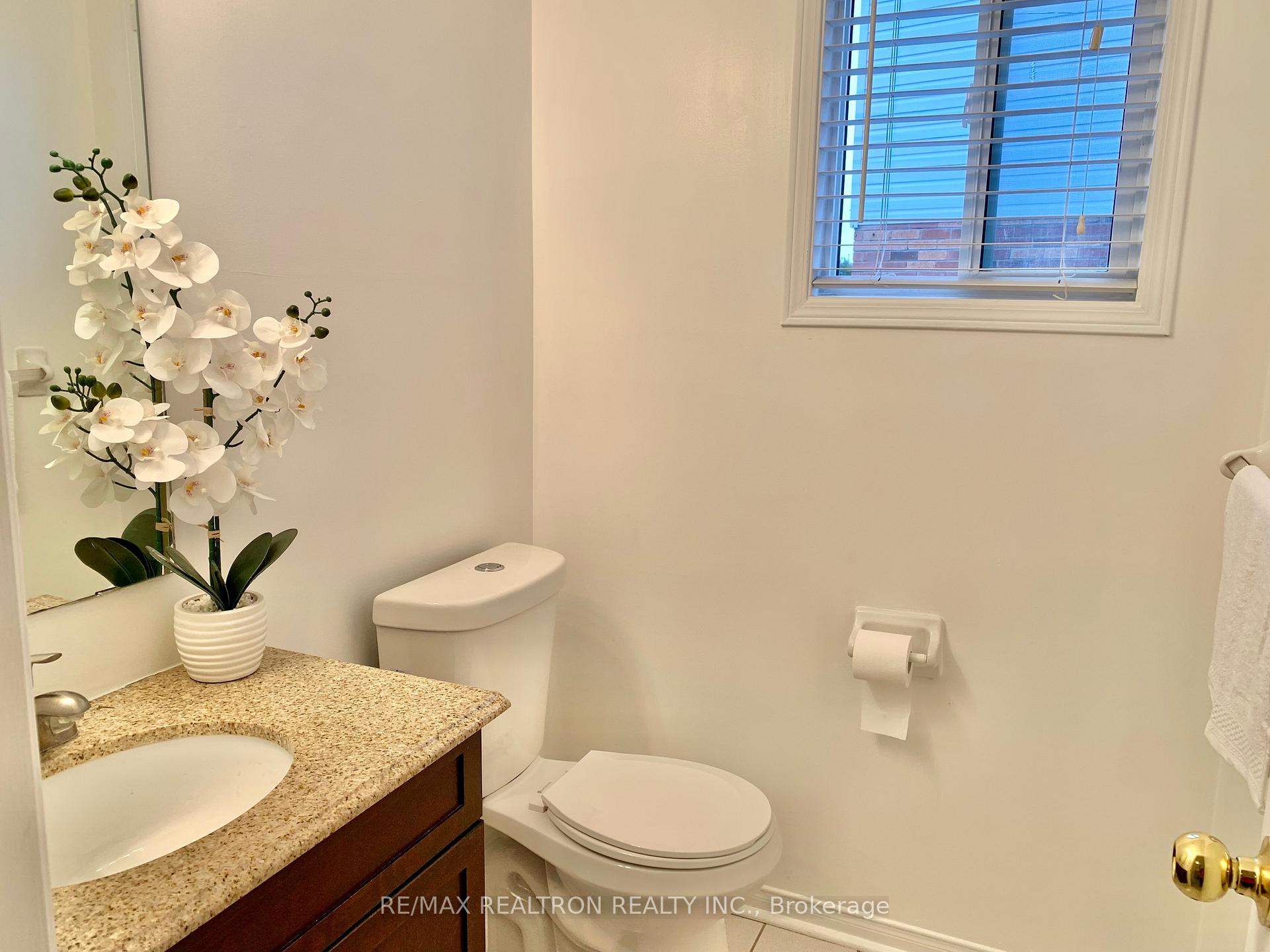 Photo 27 of 18 Harness Ridge Drive, Whitby, Williamsburg — HOMEH