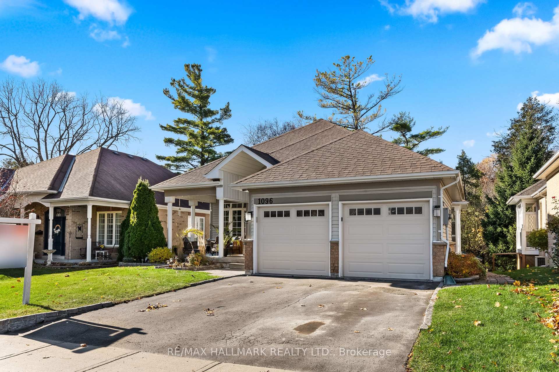 Photo 3 of 1096 Ridgemount Boulevard, Oshawa, Pinecrest — HOMEH