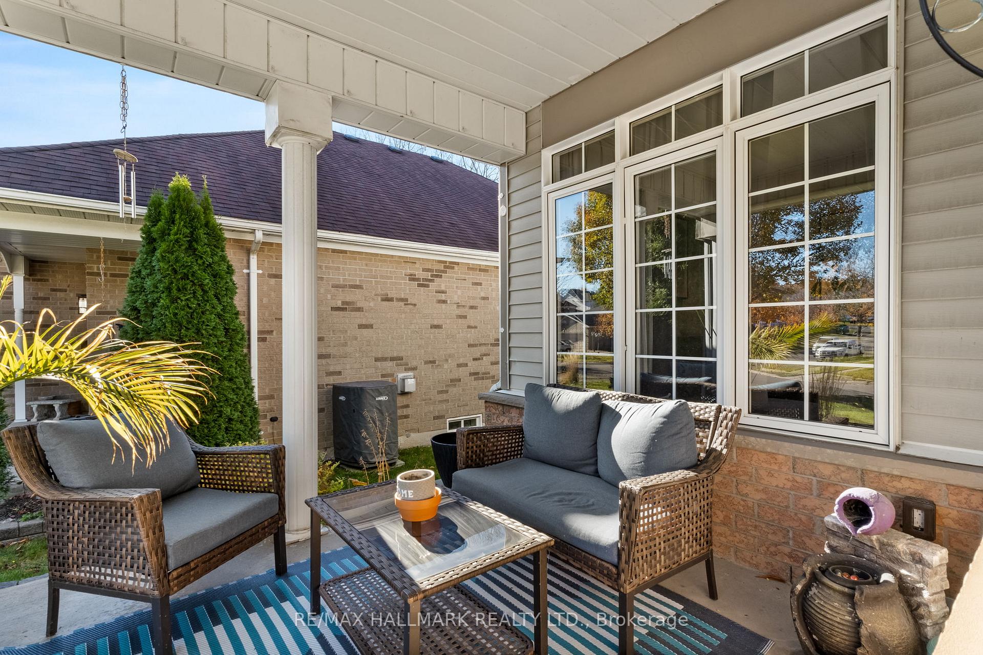 Photo 6 of 1096 Ridgemount Boulevard, Oshawa, Pinecrest — HOMEH