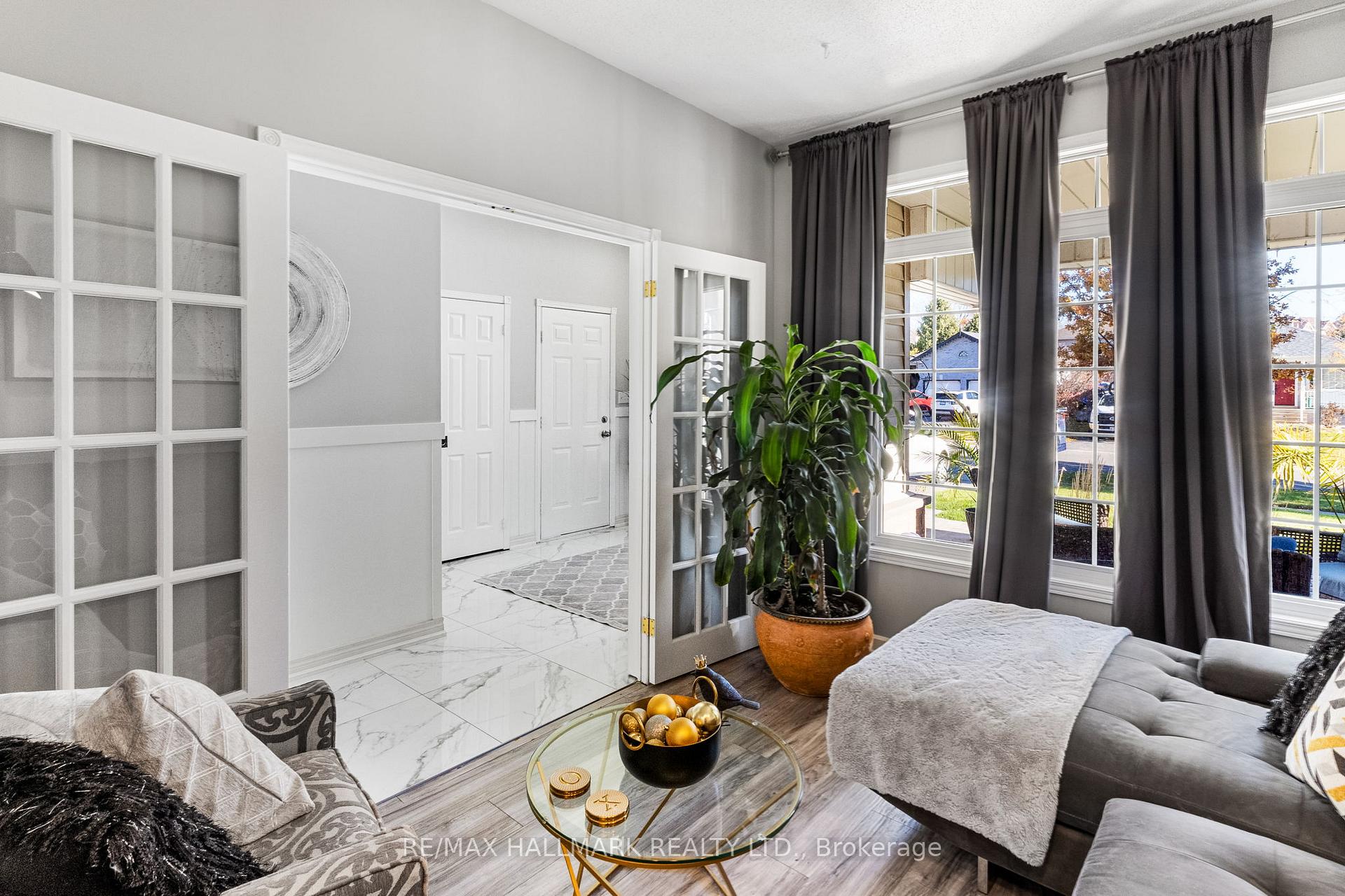 Photo 11 of 1096 Ridgemount Boulevard, Oshawa, Pinecrest — HOMEH