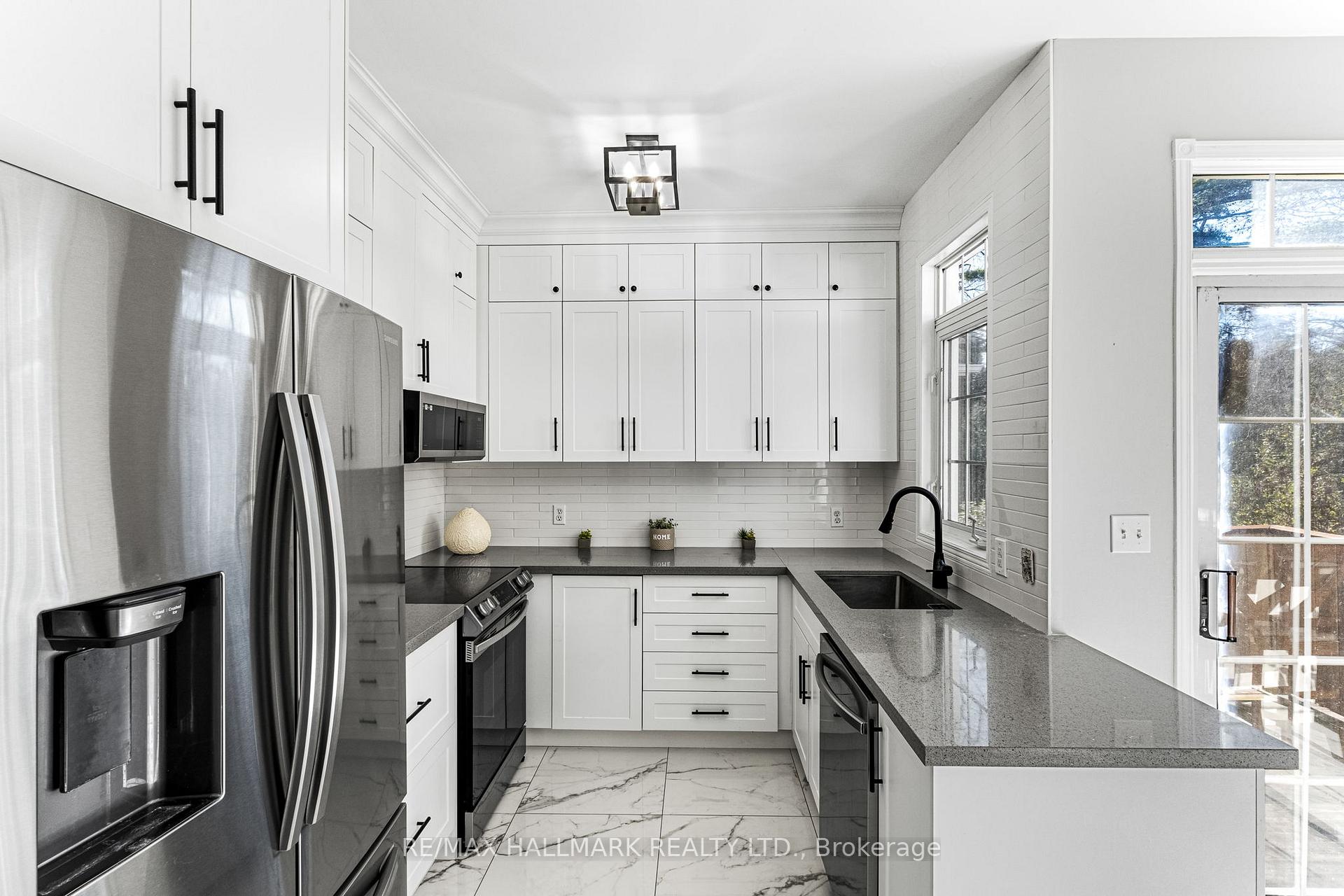 Photo 12 of 1096 Ridgemount Boulevard, Oshawa, Pinecrest — HOMEH