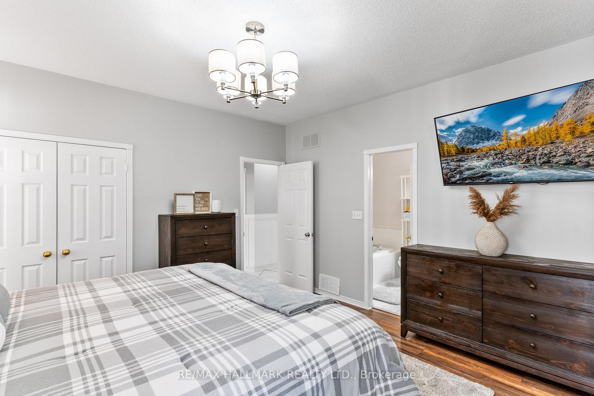 Photo 24 of 1096 Ridgemount Boulevard, Oshawa, Pinecrest — HOMEH