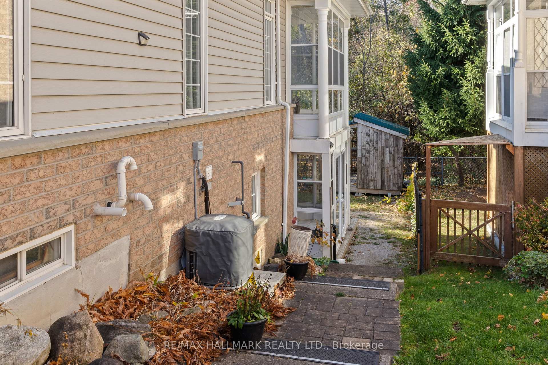 Photo 48 of 1096 Ridgemount Boulevard, Oshawa, Pinecrest — HOMEH