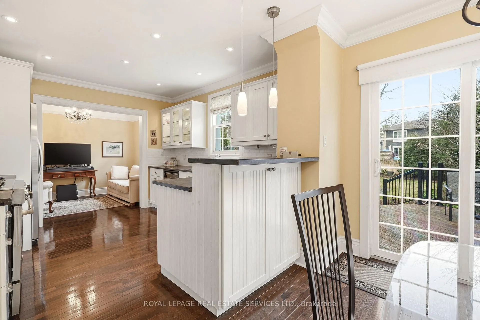 Photo 16 of 347 Douglas Avenue, Oakville, Old Oakville — HOMEH