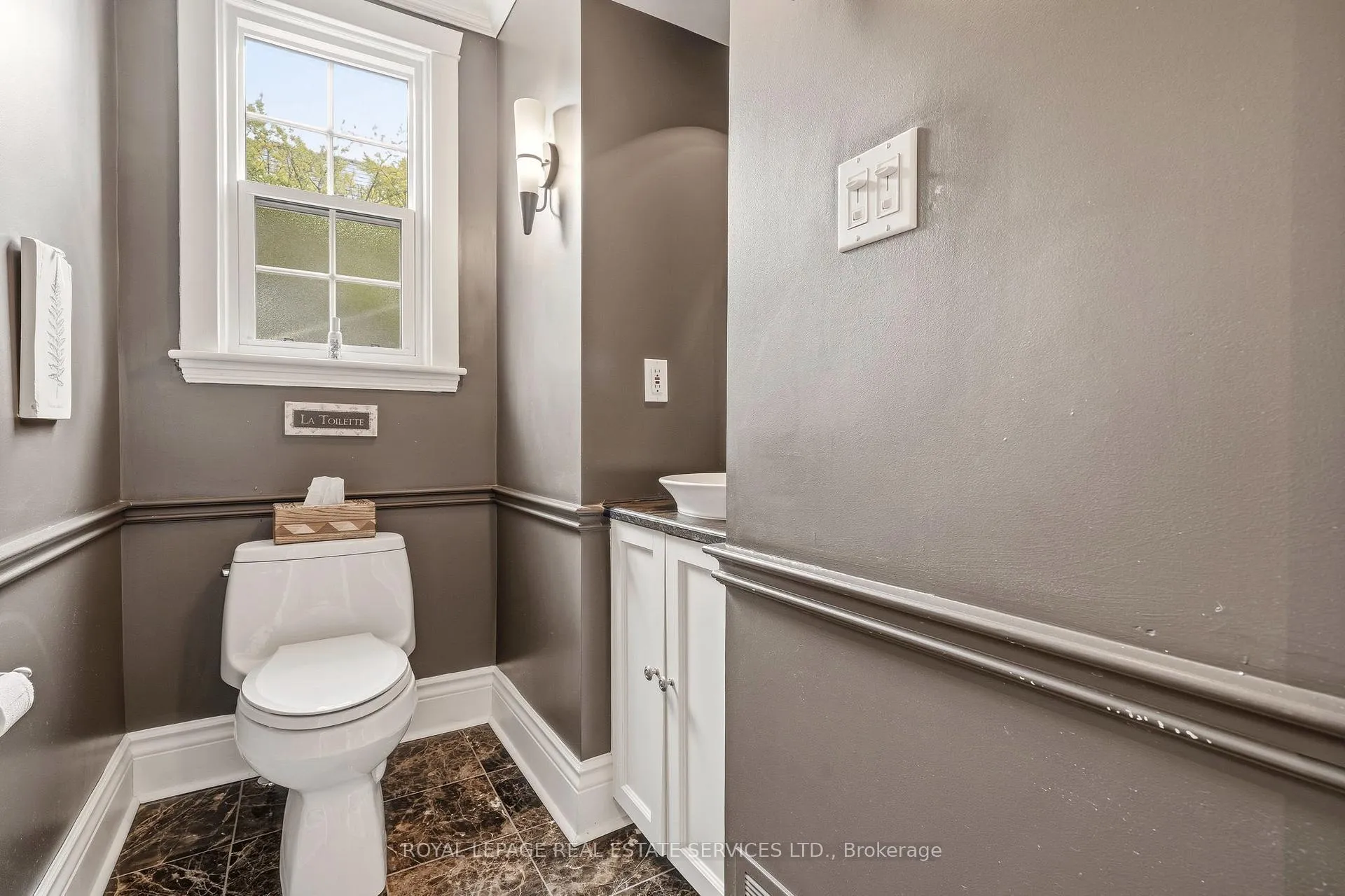 Photo 19 of 347 Douglas Avenue, Oakville, Old Oakville — HOMEH