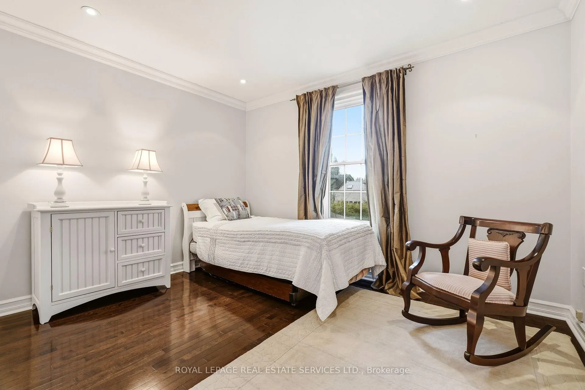 Photo 30 of 347 Douglas Avenue, Oakville, Old Oakville — HOMEH
