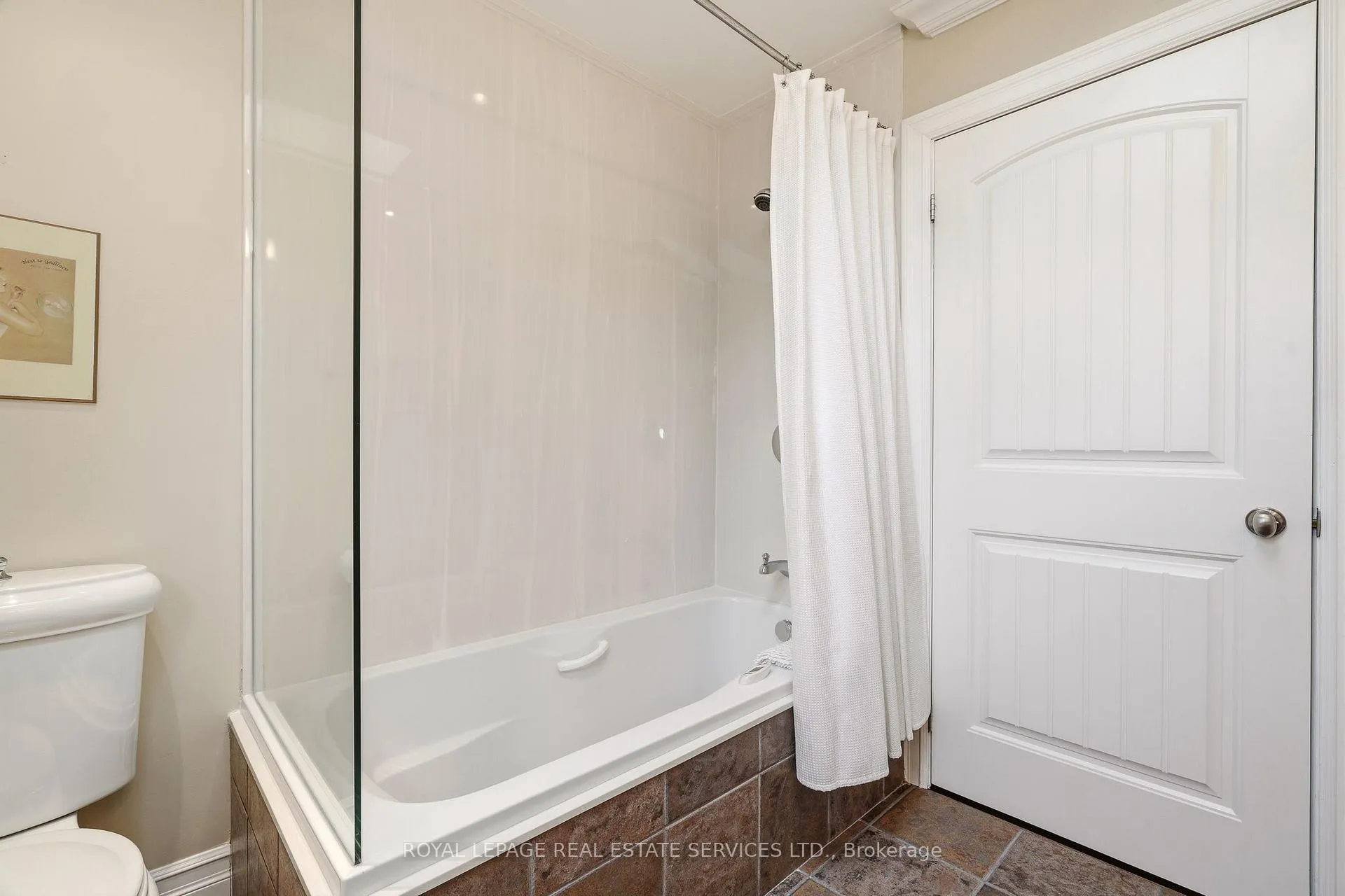 Photo 33 of 347 Douglas Avenue, Oakville, Old Oakville — HOMEH