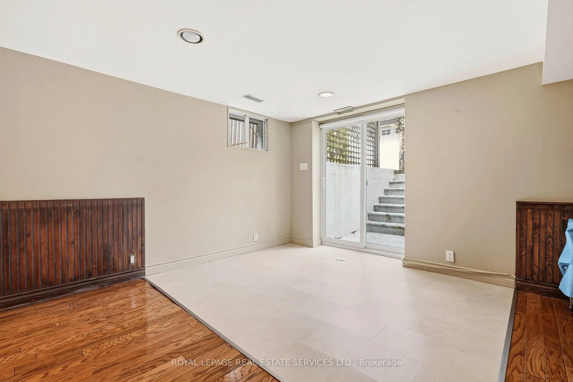 Photo 38 of 347 Douglas Avenue, Oakville, Old Oakville — HOMEH