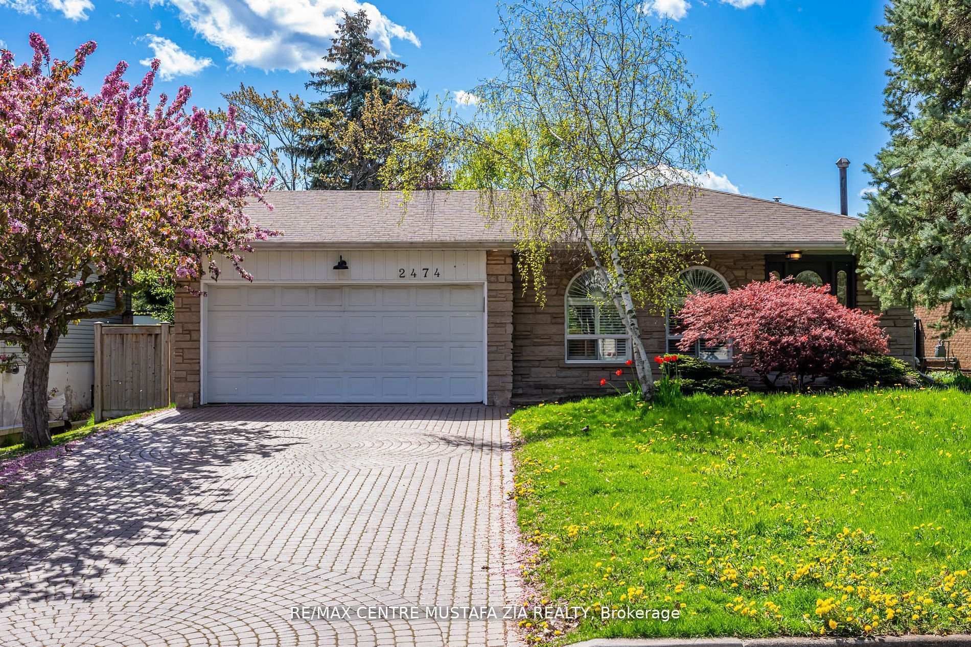 Front of 2474 Yarmouth Crescent